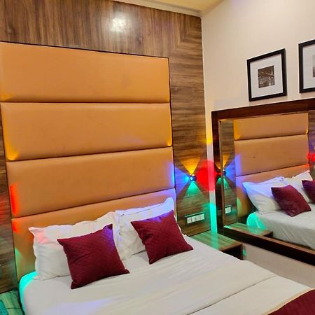 Hotel Blue Wellington - Near Mumbai Airport Ngoại thất bức ảnh