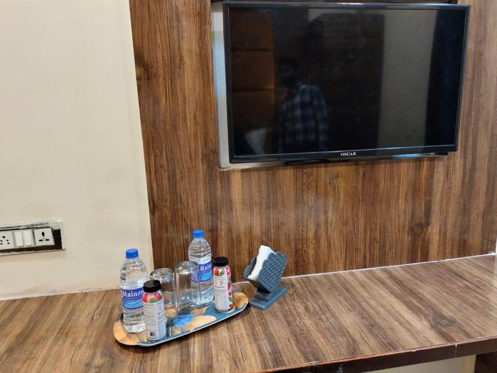 Hotel Blue Wellington - Near Mumbai Airport Ngoại thất bức ảnh