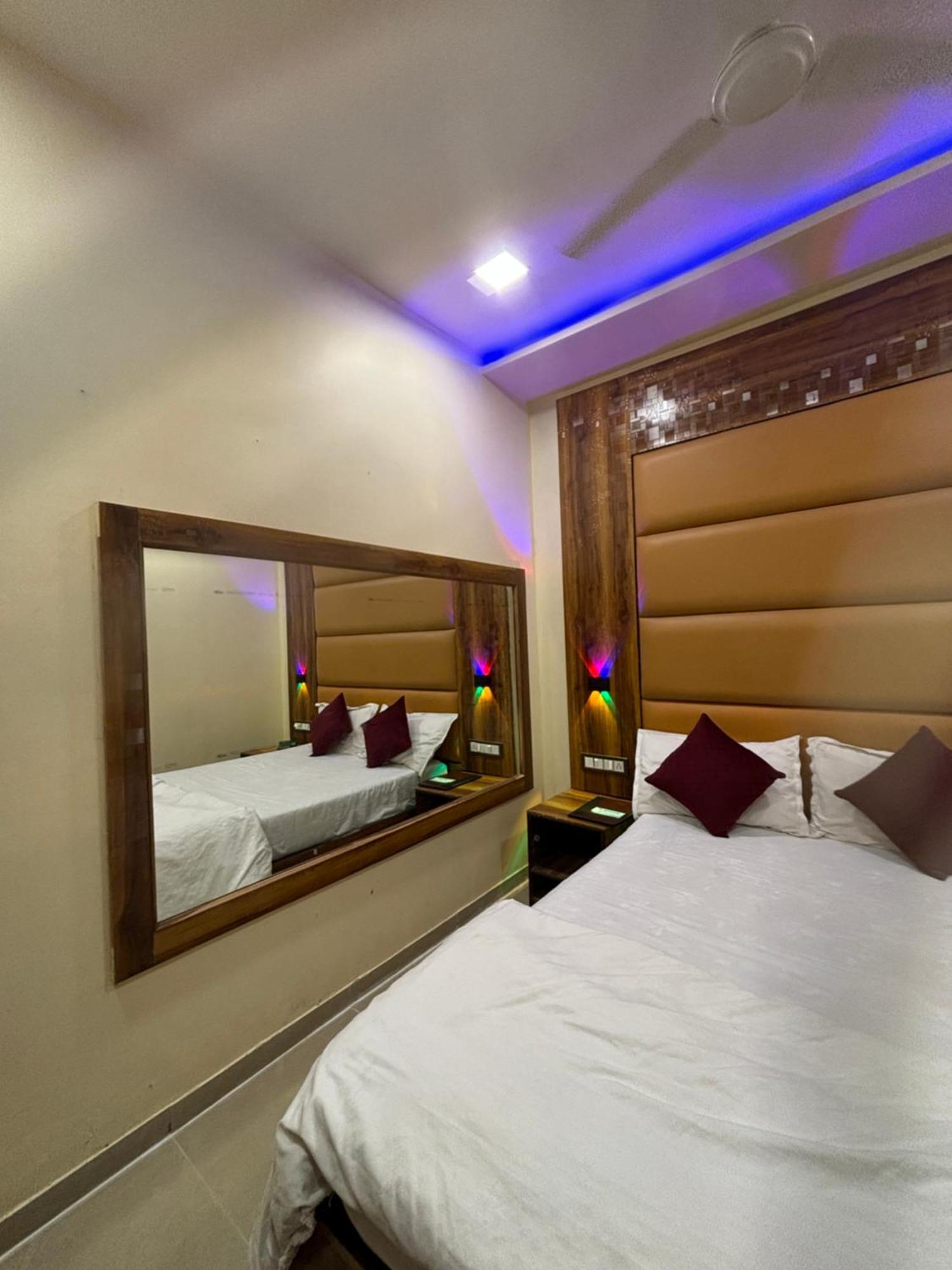 Hotel Blue Wellington - Near Mumbai Airport Ngoại thất bức ảnh