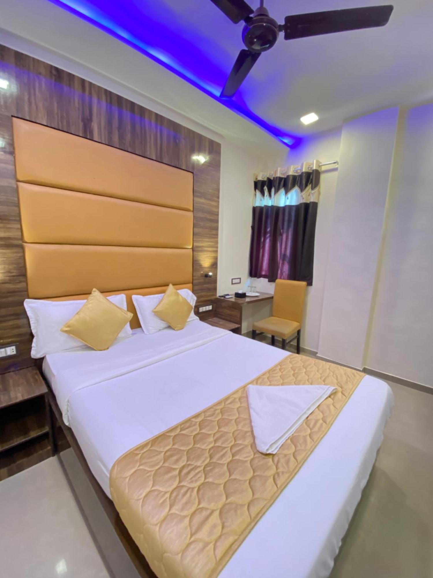 Hotel Blue Wellington - Near Mumbai Airport Ngoại thất bức ảnh