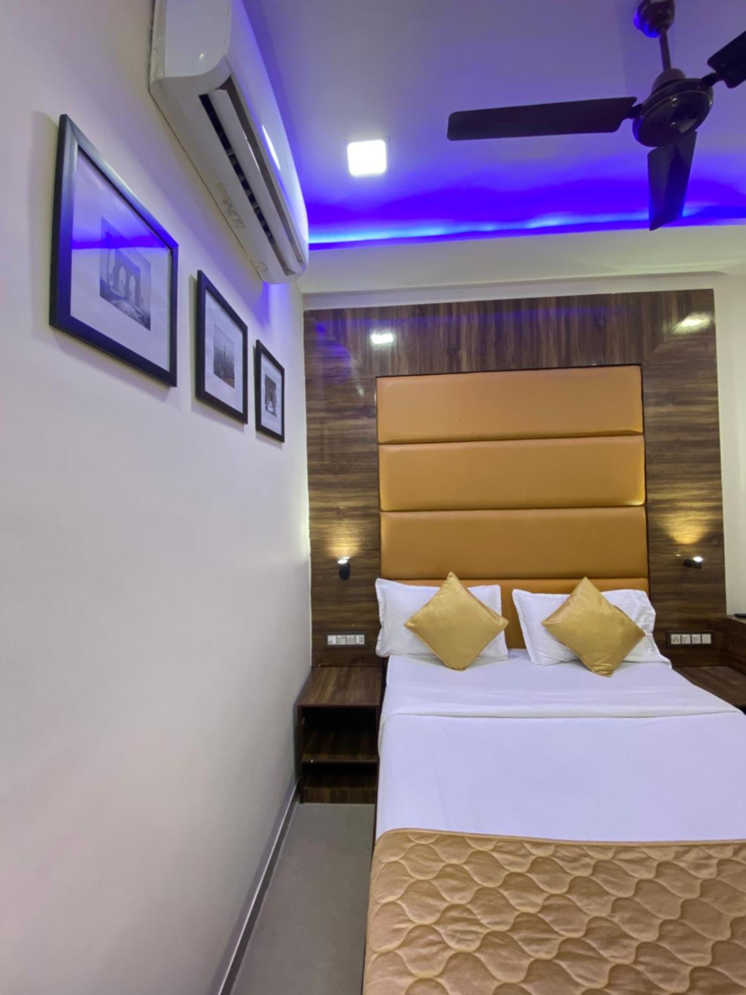 Hotel Blue Wellington - Near Mumbai Airport Ngoại thất bức ảnh