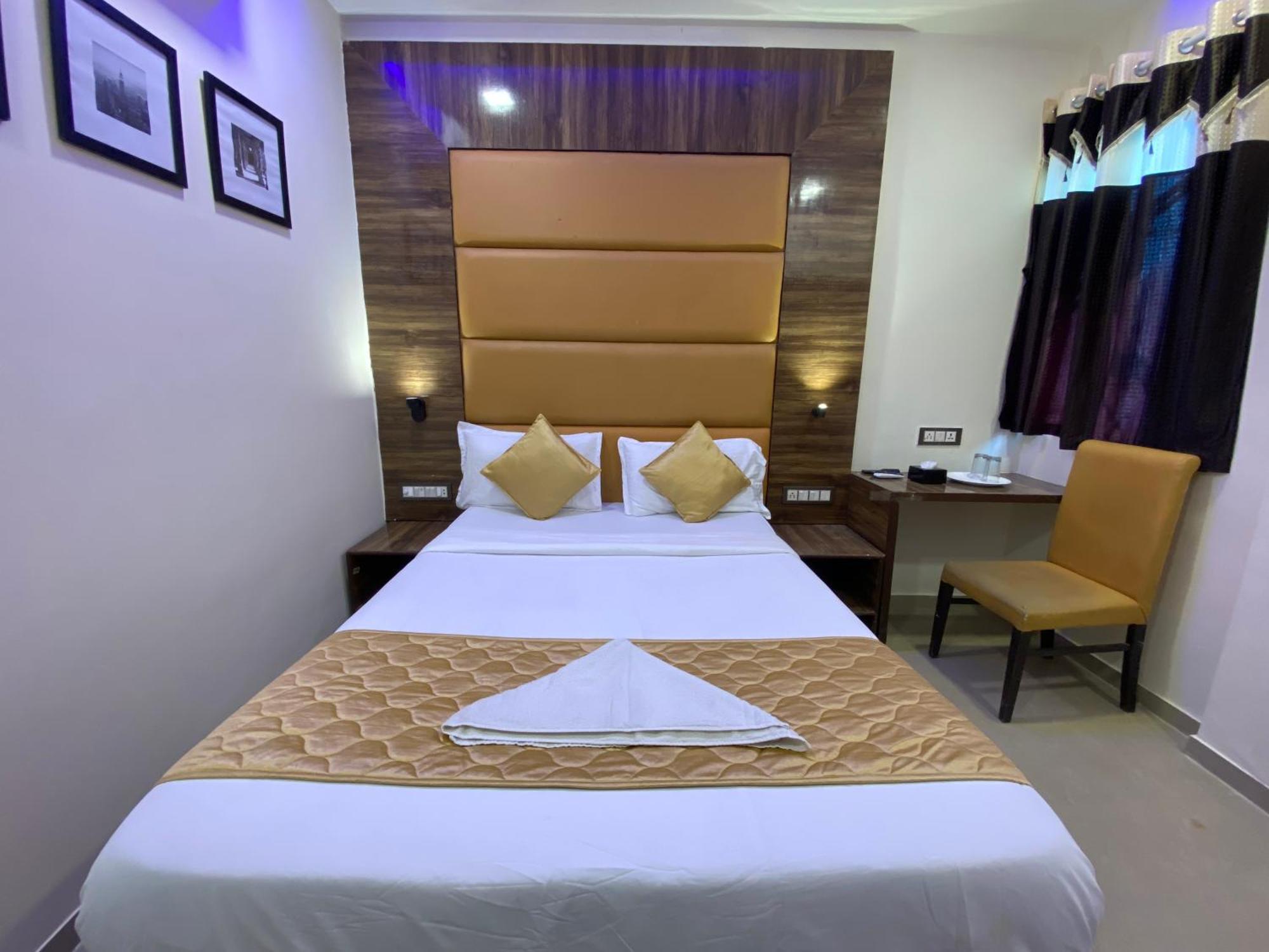 Hotel Blue Wellington - Near Mumbai Airport Ngoại thất bức ảnh
