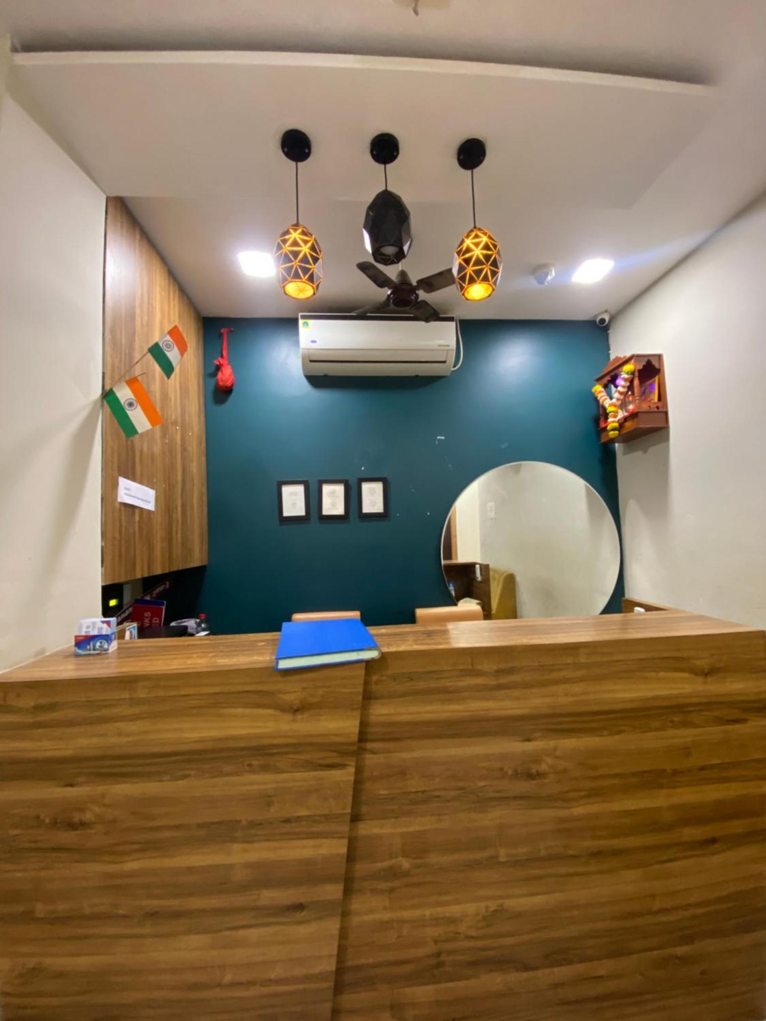 Hotel Blue Wellington - Near Mumbai Airport Ngoại thất bức ảnh